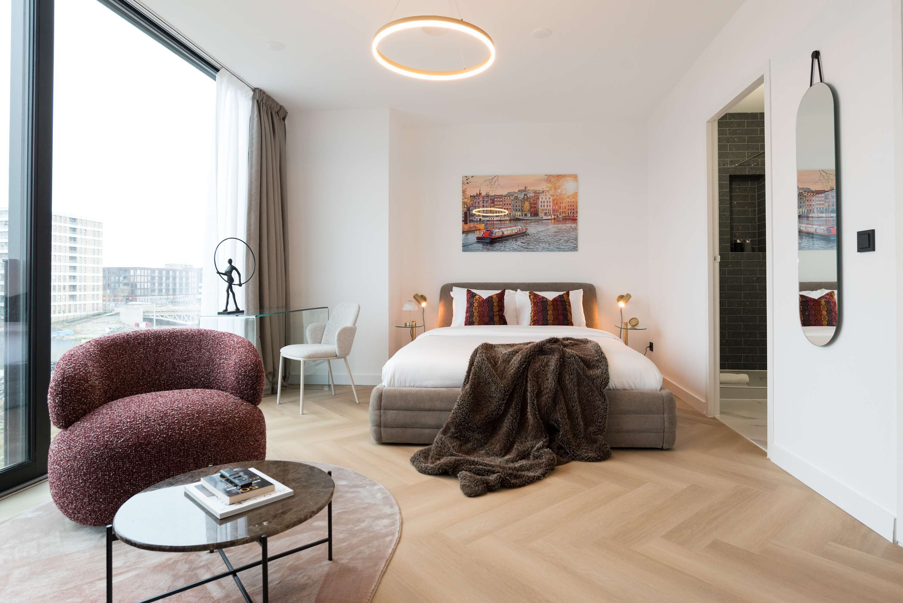 1 chambre, bureau, fer et planche à repasser, Wi-Fi