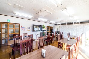 Breakfast, lunch and dinner served - PiDDs Family Kinomiya (Atami)