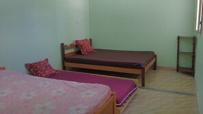 2 Schlafzimmer, Bügeleisen/Bügelbrett, kostenloses WLAN