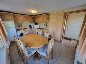 Dining - 2 separate holiday apartments, one holiday home (Hasselberg)