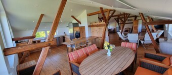 2 separate holiday apartments, one holiday home