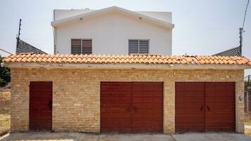 ด้านหน้าที่พัก