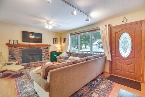 1 Mi to Sugarbush Resort: Dog-Friendly Home!
