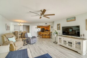 TV, offices - 'Seagull’s Nest' Oceanfront Oasis w/ Pool Access! (Orange Beach)