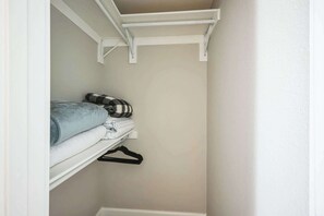 Interior - Beautiful Backyard | Blocks from Old Town (Lafayette)