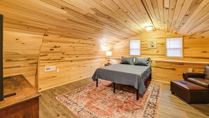 Unclassified image, 4 of 27, button - Steps to Kentucky Lake: Cozy Cabin w/ Deck! (Waverly)