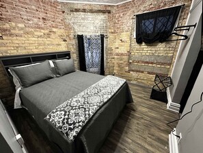 5 soverom, strykejern/-brett, wi-fi og sengetøy