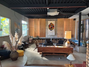 Quầy tiếp tân