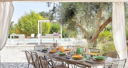 Villa Enara: A modern and graceful one-story villa in a quiet position, surrounded by the Apulian countryside, with Free WI-FI.