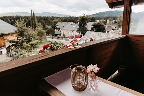 Holiday Apartment 'Seifterhof - No 2' with Mountain View, Shared Terrace and Wi-Fi