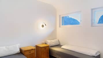 2 bedrooms, free WiFi, bed sheets