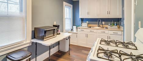 Fridge, microwave, stovetop, coffee/tea maker