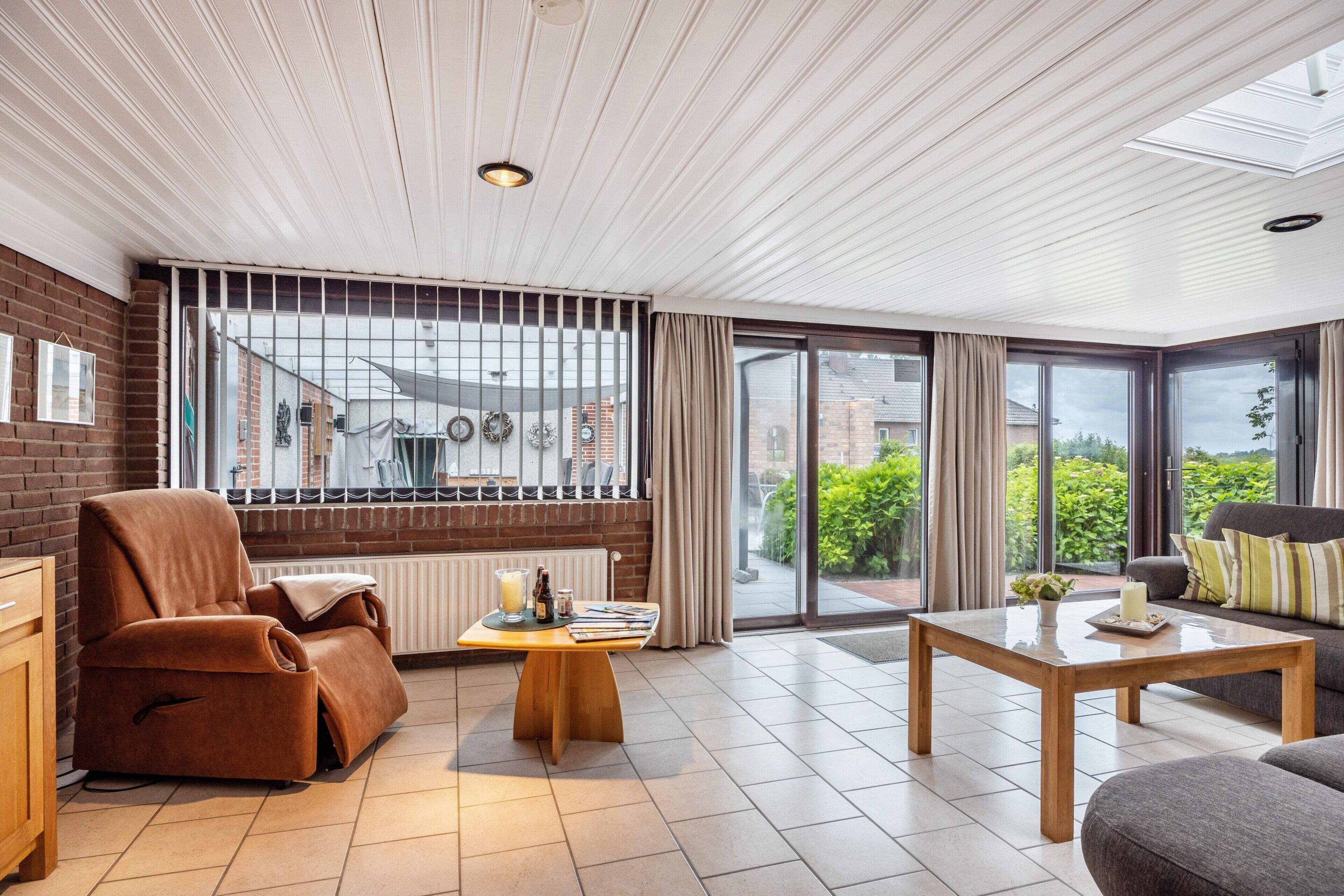 Televisión, mesa de ping pong