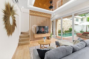 Smart TV, Netflix, streaming services - Selenia Villa by Kozystay - Canggu (Canggu)