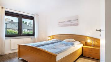 2 bedrooms, free WiFi, bed sheets