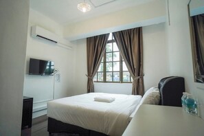 Standard Double Room | Free WiFi, bed sheets