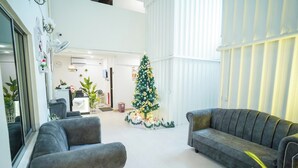 Lobby sitting area - B Link Hotel (Kulai)