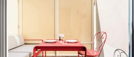 SAINT PHALLE - Deluxe Balcony Studio | Terrace/patio
