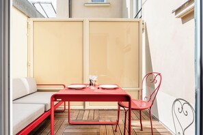 SAINT PHALLE - Studio de Luxe avec Balcon | Terrasse/Patio