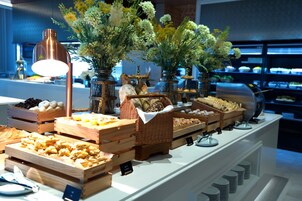 Daily buffet breakfast for a fee