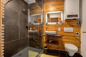 淋浴设施、吹风机、毛巾