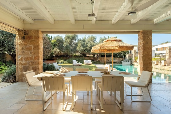 Courtyard view - The Stone-age Palace by Sea N' Rent (Hof HaCarmel)