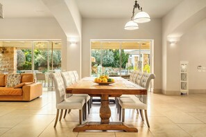 Room service – dining - The Stone-age Palace by Sea N' Rent (Hof HaCarmel)