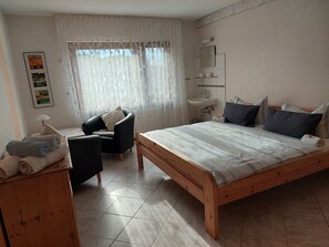 2 habitaciones, tabla de planchar con plancha y wifi gratis 