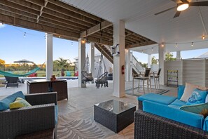 屋外ダイニングエリア