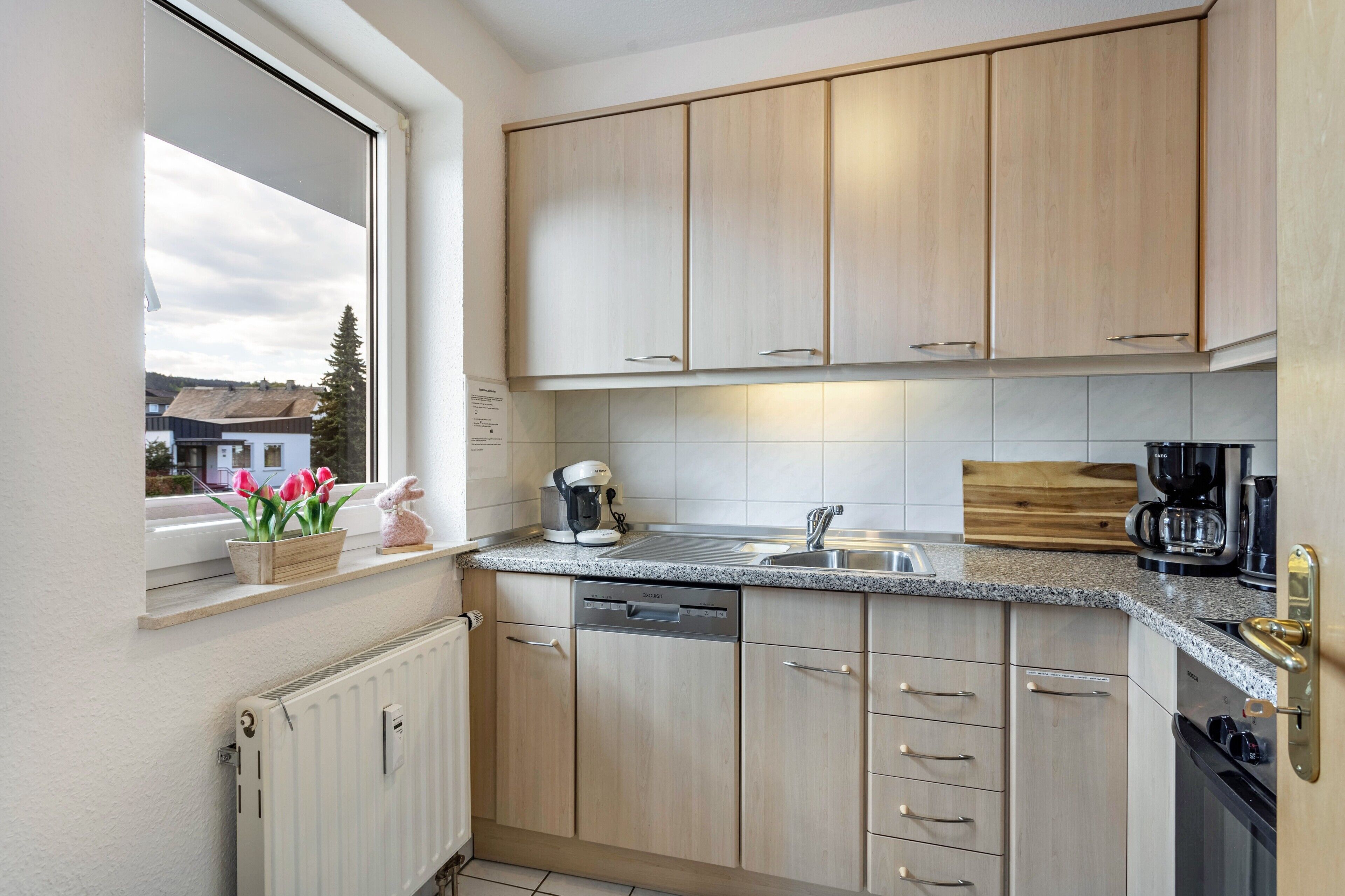 Kylskåp, ugn, spishäll och diskmaskin