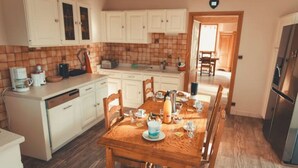 電子レンジ、オーブン、コンロ、食器洗い機