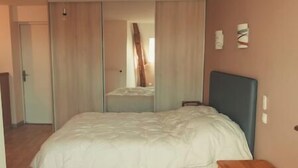 5 室のベッドルーム、アイロン / アイロン台、WiFi、ベッドシーツ