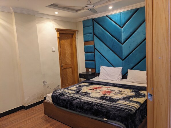 Chambre double | Système d’insonorisation, accès au Wi-Fi (inclus)