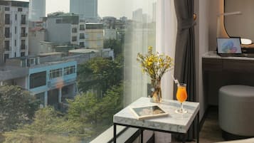Executive Twin Room | In-room dining