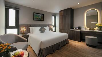 Quarto casal luxo, vista para a cidade | Escrivaninha, Wi-Fi de cortesia