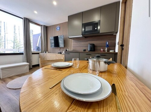 Studio + mountain corner, new, all comforts. Departure on skis 