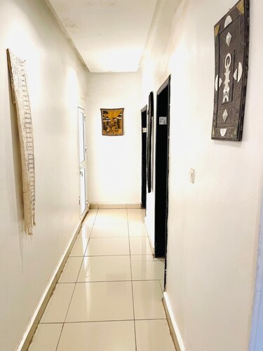 Room in Guest Room - Beautiful Furnished Luxury Room - ACI 2000 Hamdallaye