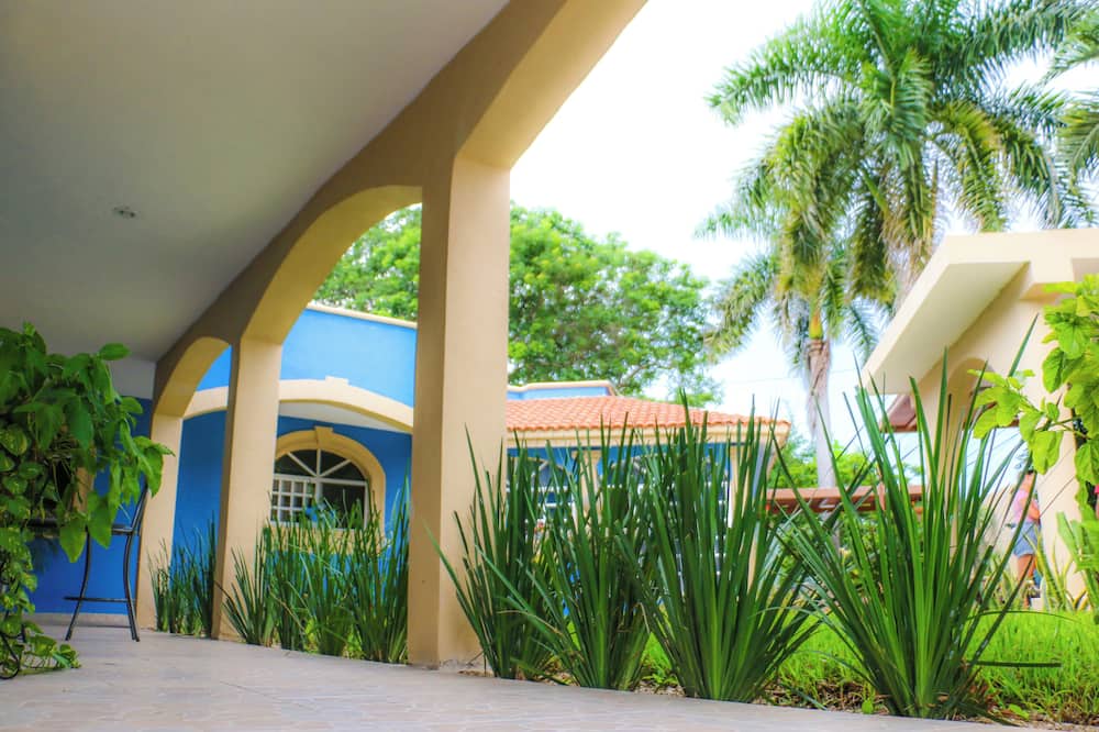Room-cozy Mérida Retreat With Pool & Gar
