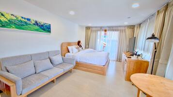 1 bedroom, in-room safe, desk, laptop workspace