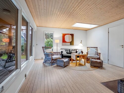 "Floora" - 20m from the sea by Interhome