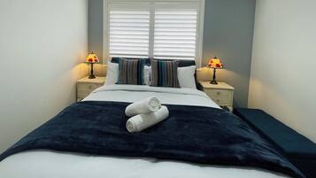 3 bedrooms, iron/ironing board, WiFi, bed sheets