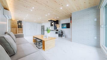 Room (private house)
