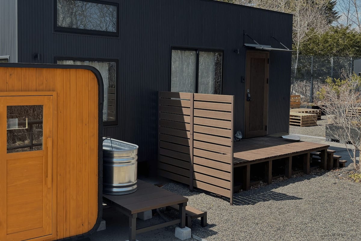 Standard-Ferienhütte, Nichtraucher, Haustiere gestattet (ROADIE Trailer House for 4 Guests) | Kostenloses WLAN, Bettwäsche