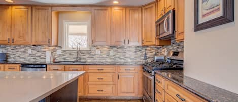 Refrigerador, horno, parrilla de estufa y lavavajillas