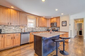 Kühlschrank, Ofen, Herdplatte, Geschirrspüler