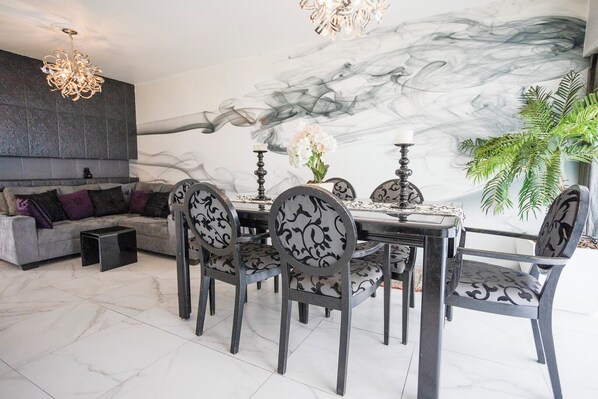Comfort Apartment | Dining room