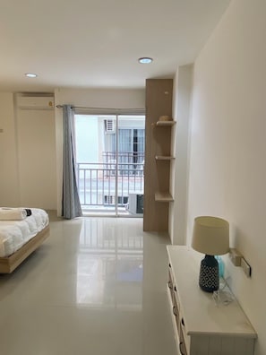 Coral Twins | Desk, free WiFi - Five Loaves Beds Patong (Patong)