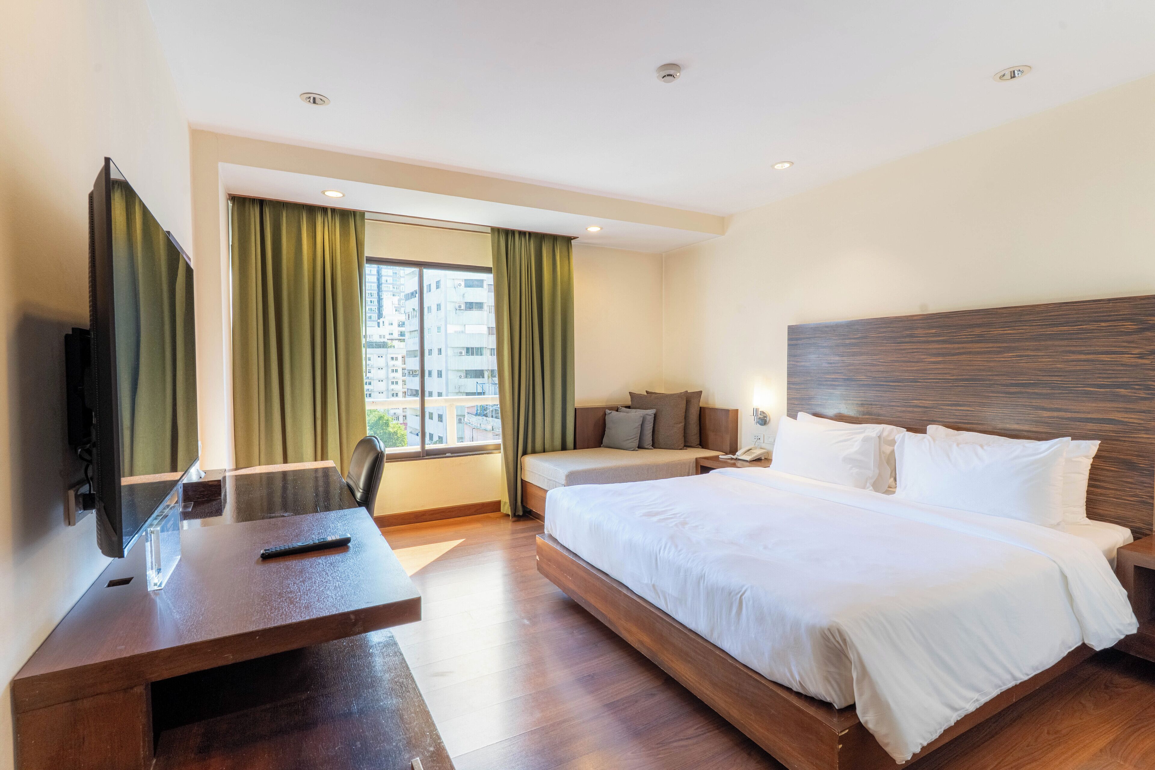 Foto - Journeyhub Sukhumvit 26, Bangkok - Formerly St James Hotel