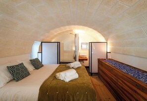 3 bedrooms, desk, iron/ironing board, travel cot - Villa Apulia private villa with private pool and splendid panoramic views. (Cisternino)