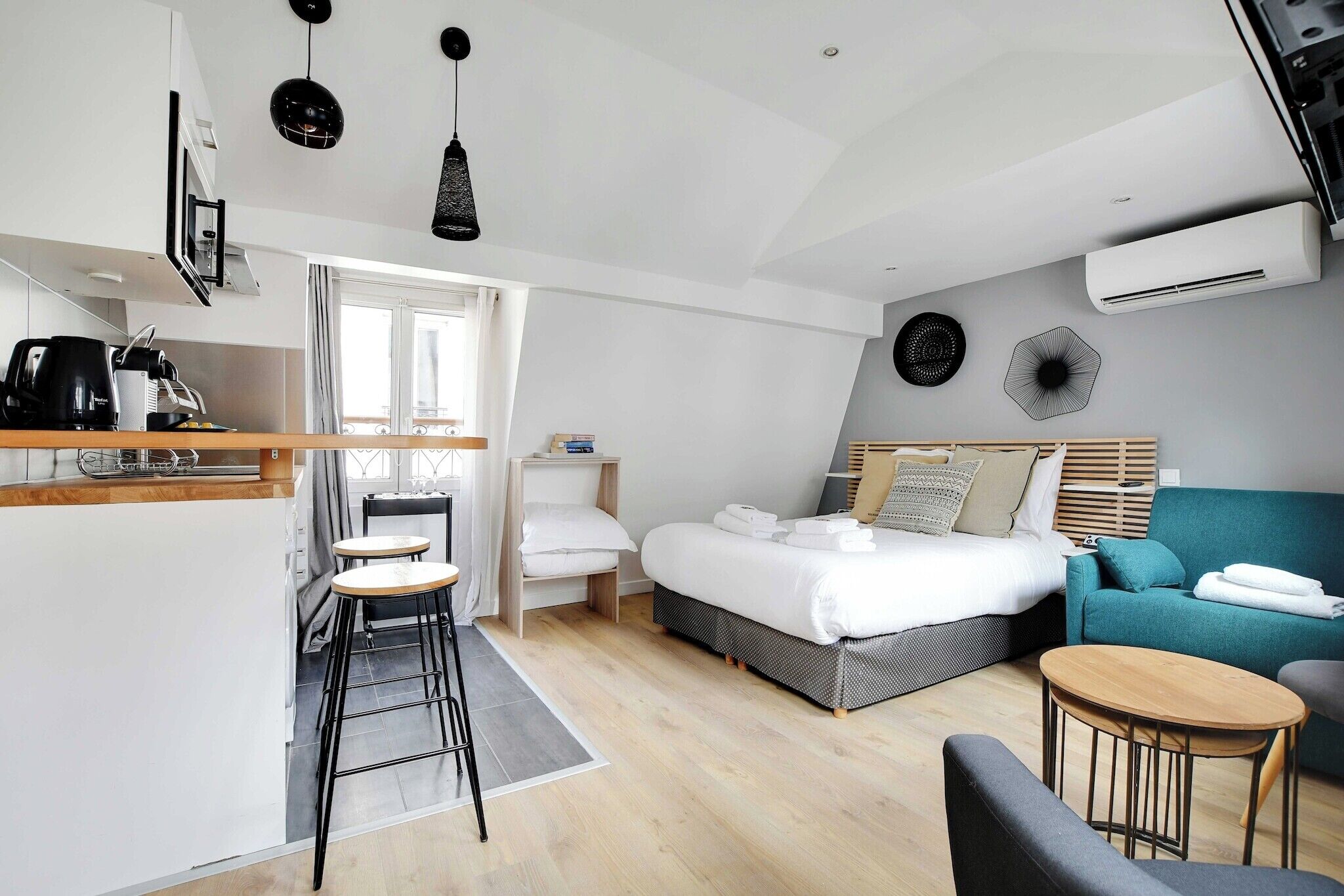 Fer et planche à repasser, Wi-Fi gratuit, draps fournis